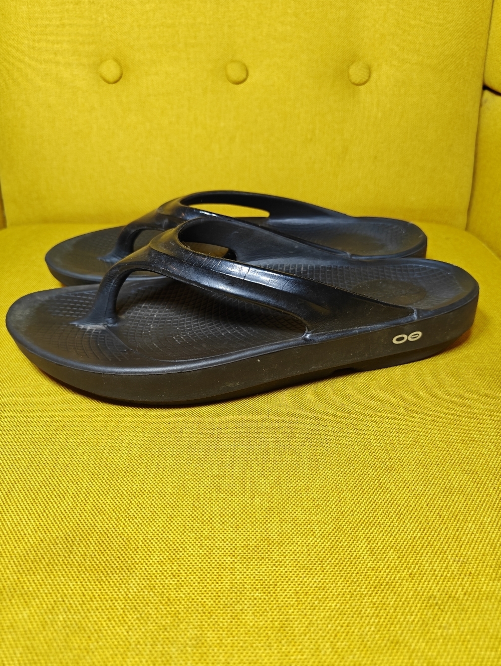 OOFOS Oolala Slip On Thong  Black Rubber Sandal Flip Flop Women's 11